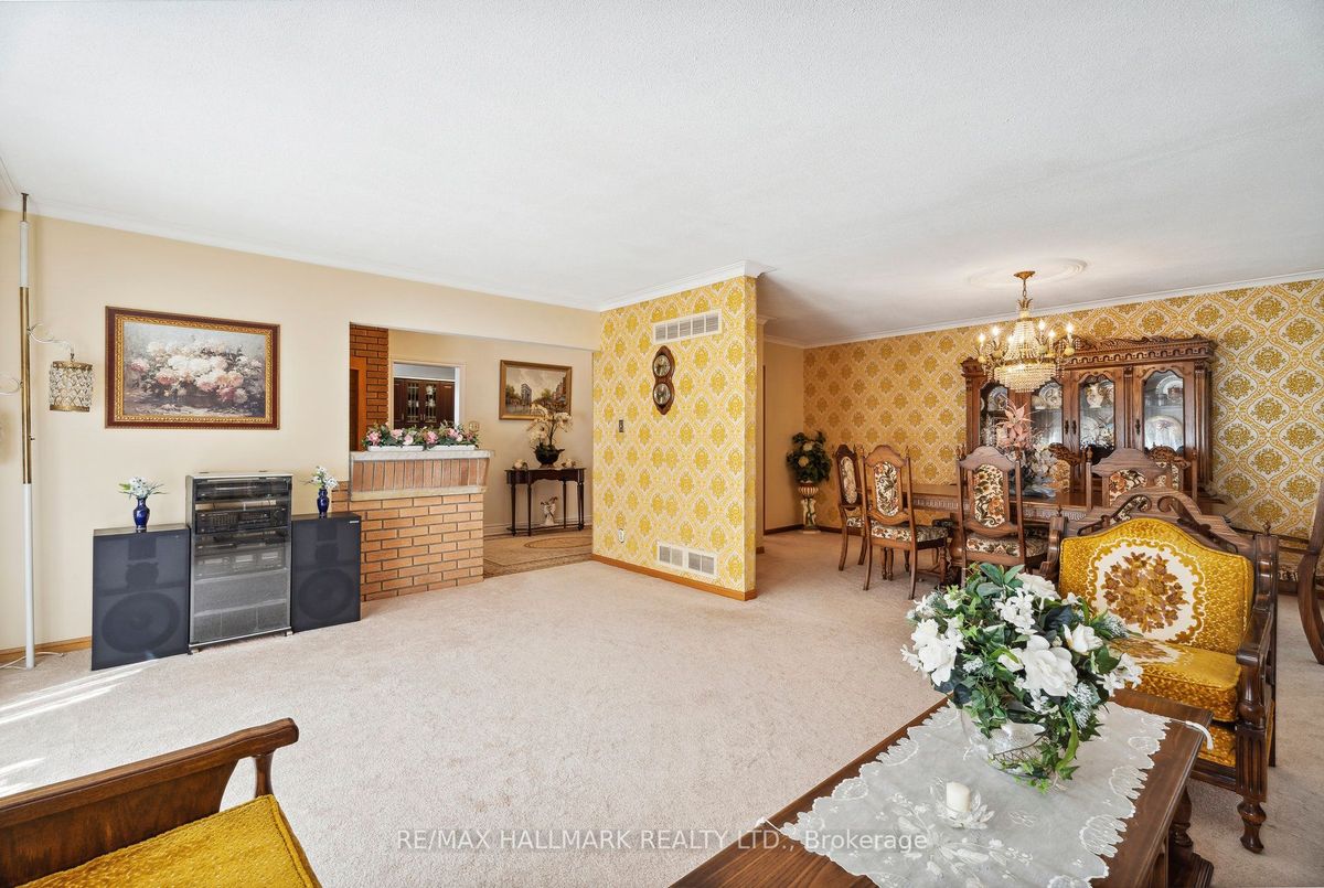 94 Pemberton Avenue 94 Pemberton Avenue Toronto C14