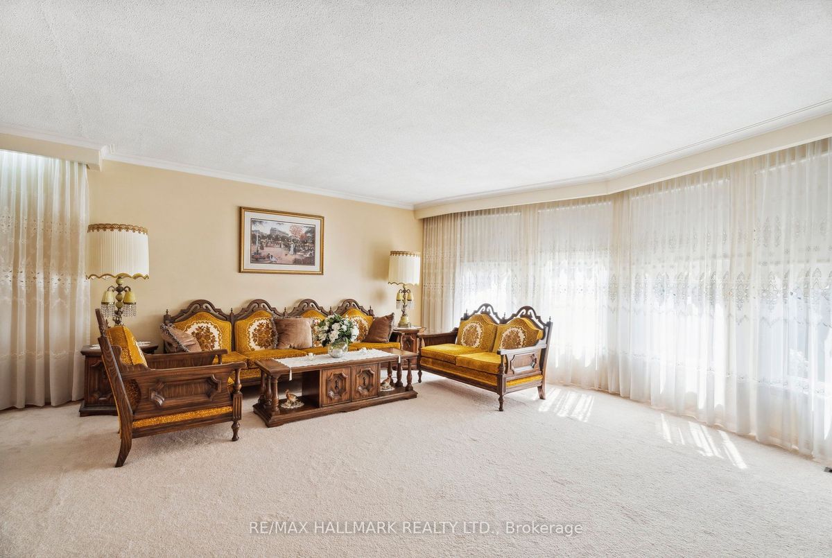 94 Pemberton Avenue 94 Pemberton Avenue Toronto C14