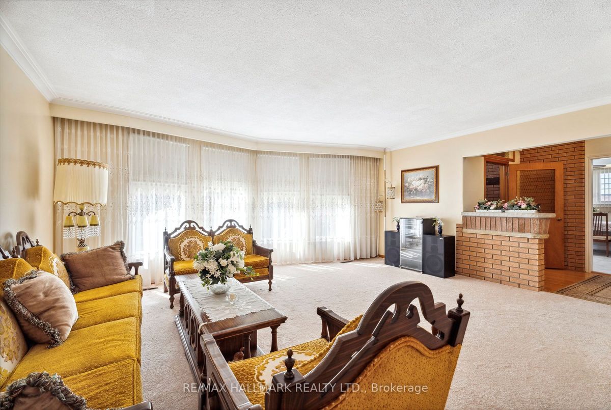 94 Pemberton Avenue 94 Pemberton Avenue Toronto C14