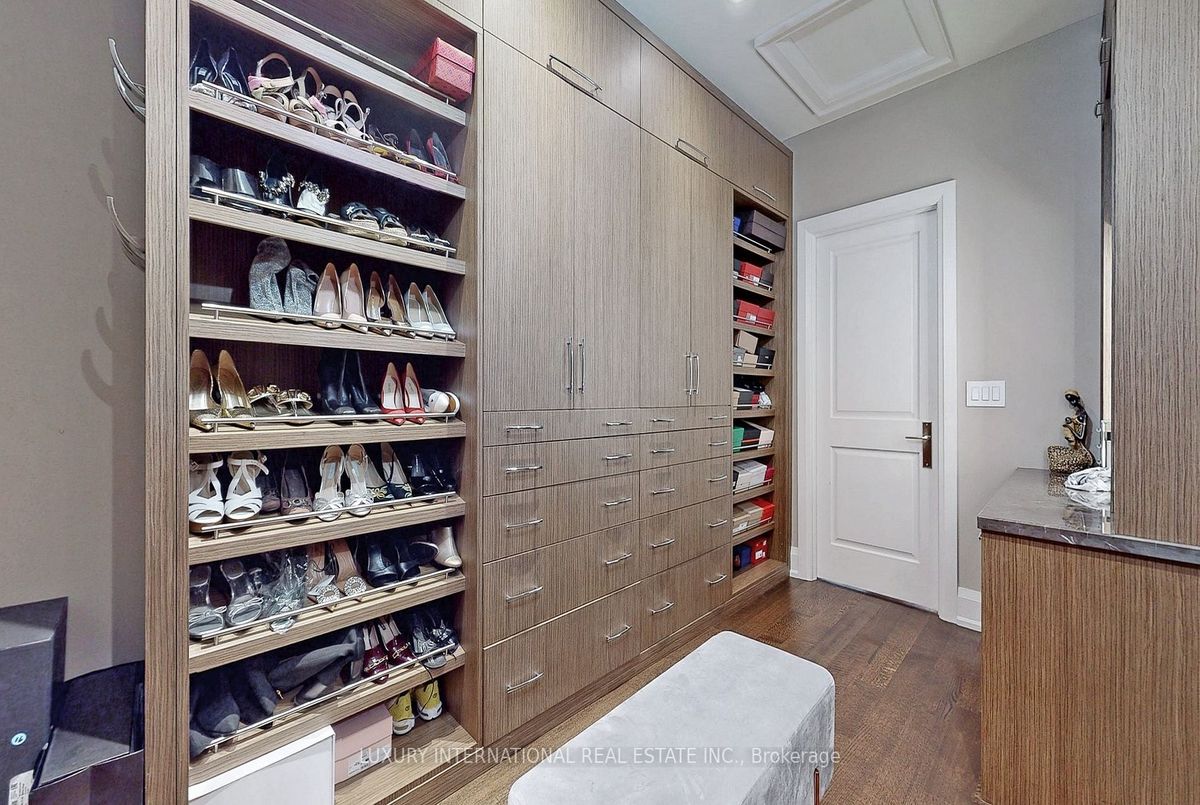 img-gallery