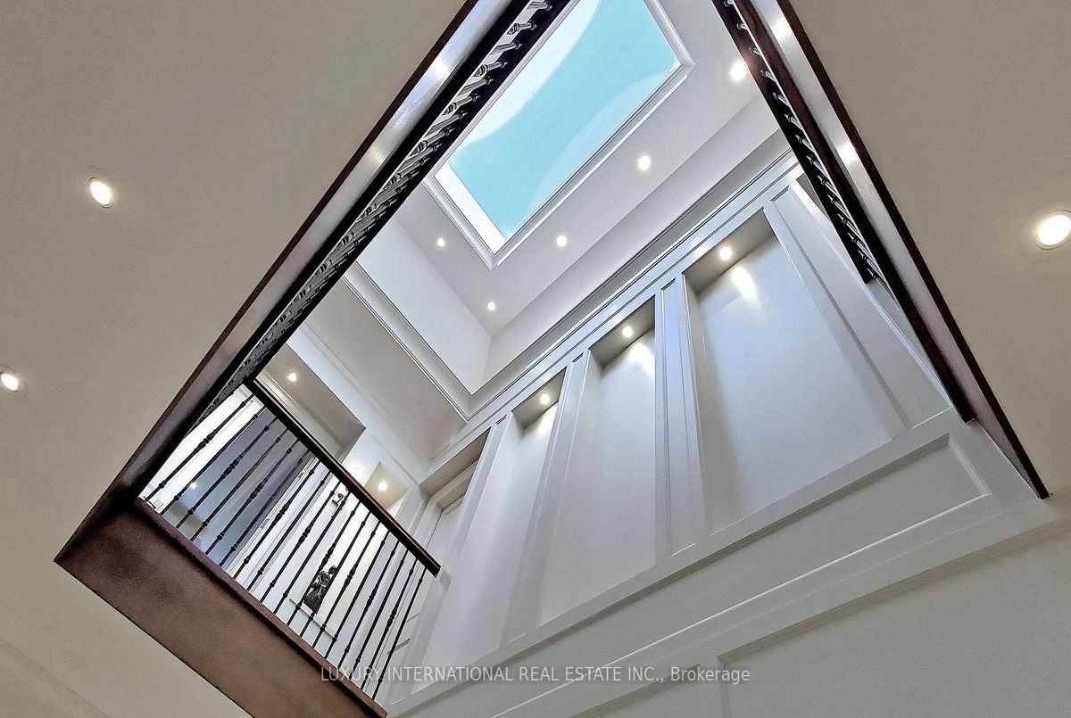 img-gallery
