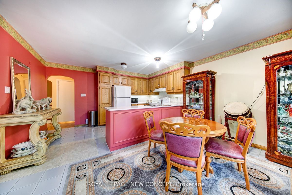 205 Finch Avenue W 205 Finch Avenue W Toronto C07