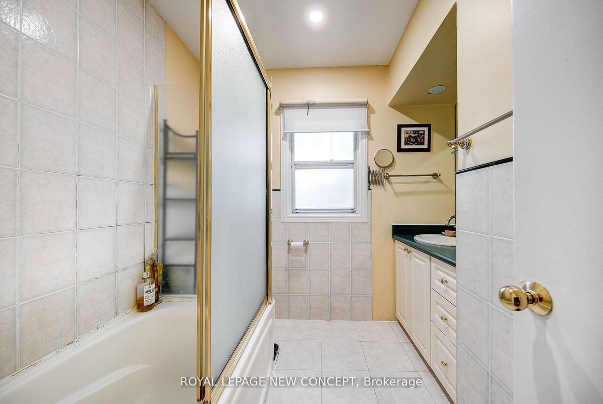 205 Finch Avenue W 205 Finch Avenue W Toronto C07