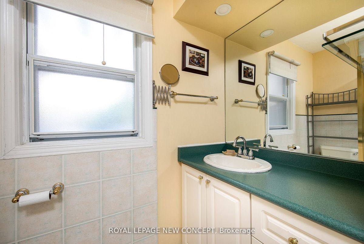 205 Finch Avenue W 205 Finch Avenue W Toronto C07