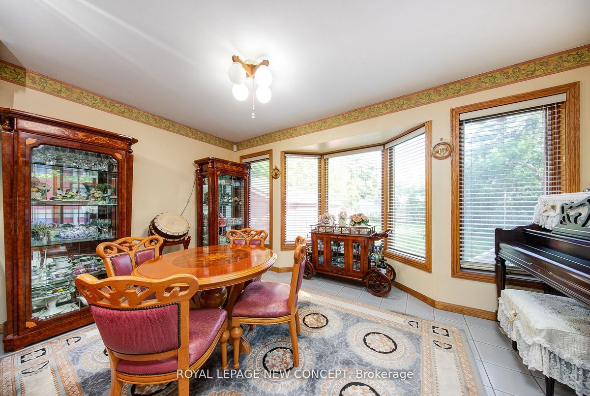 205 Finch Avenue W 205 Finch Avenue W Toronto C07