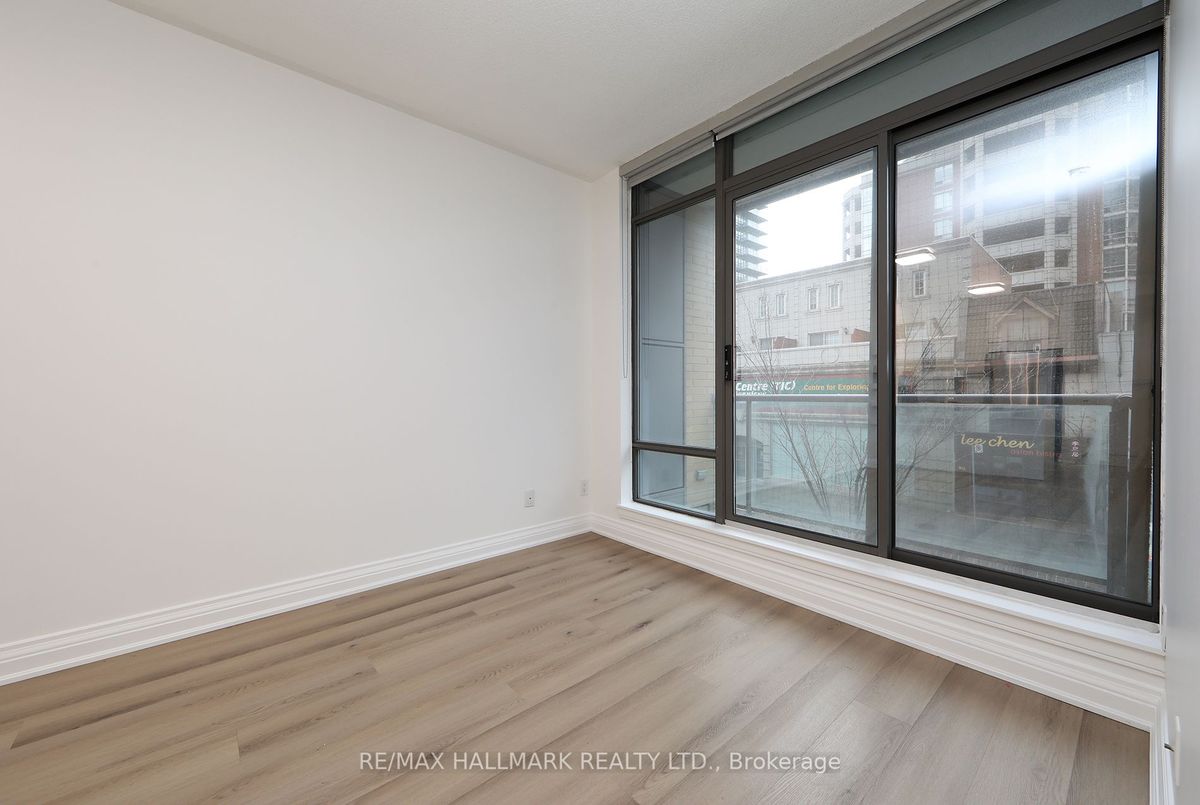 214-18 Yorkville Ave 214-18 Yorkville Ave Toronto
