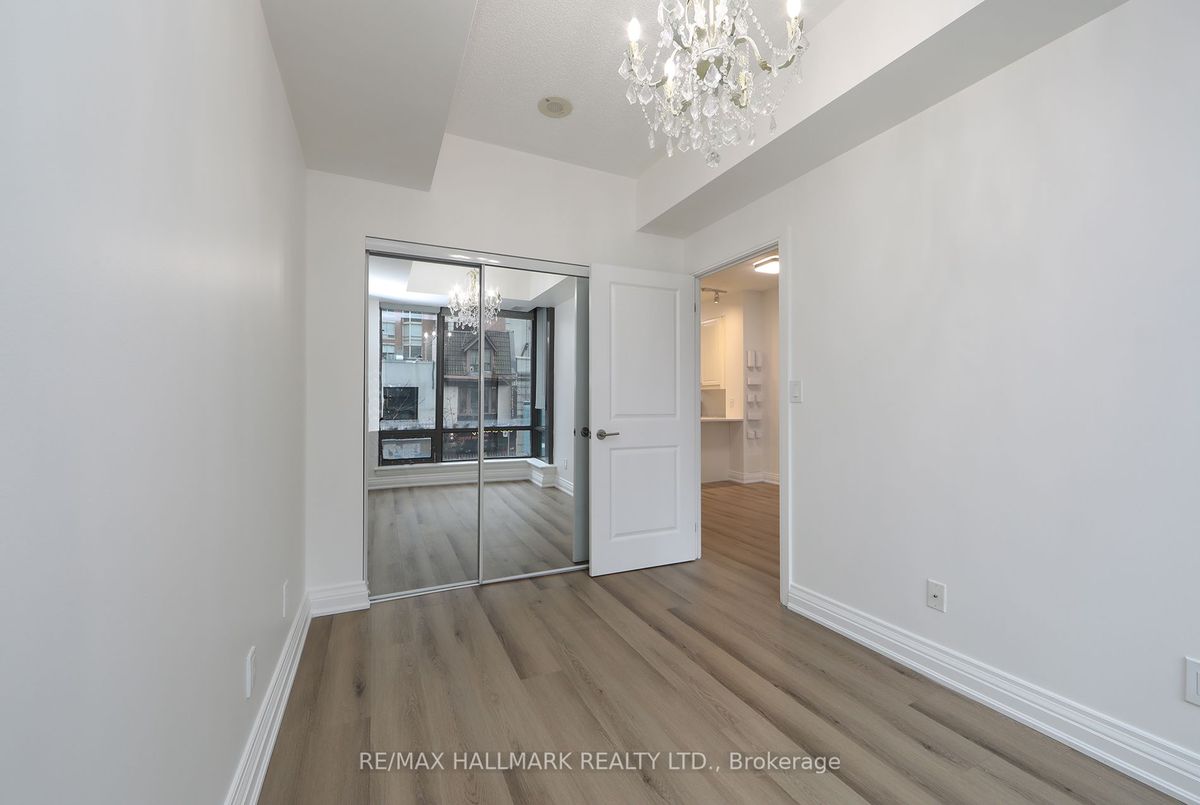 214-18 Yorkville Ave 214-18 Yorkville Ave Toronto