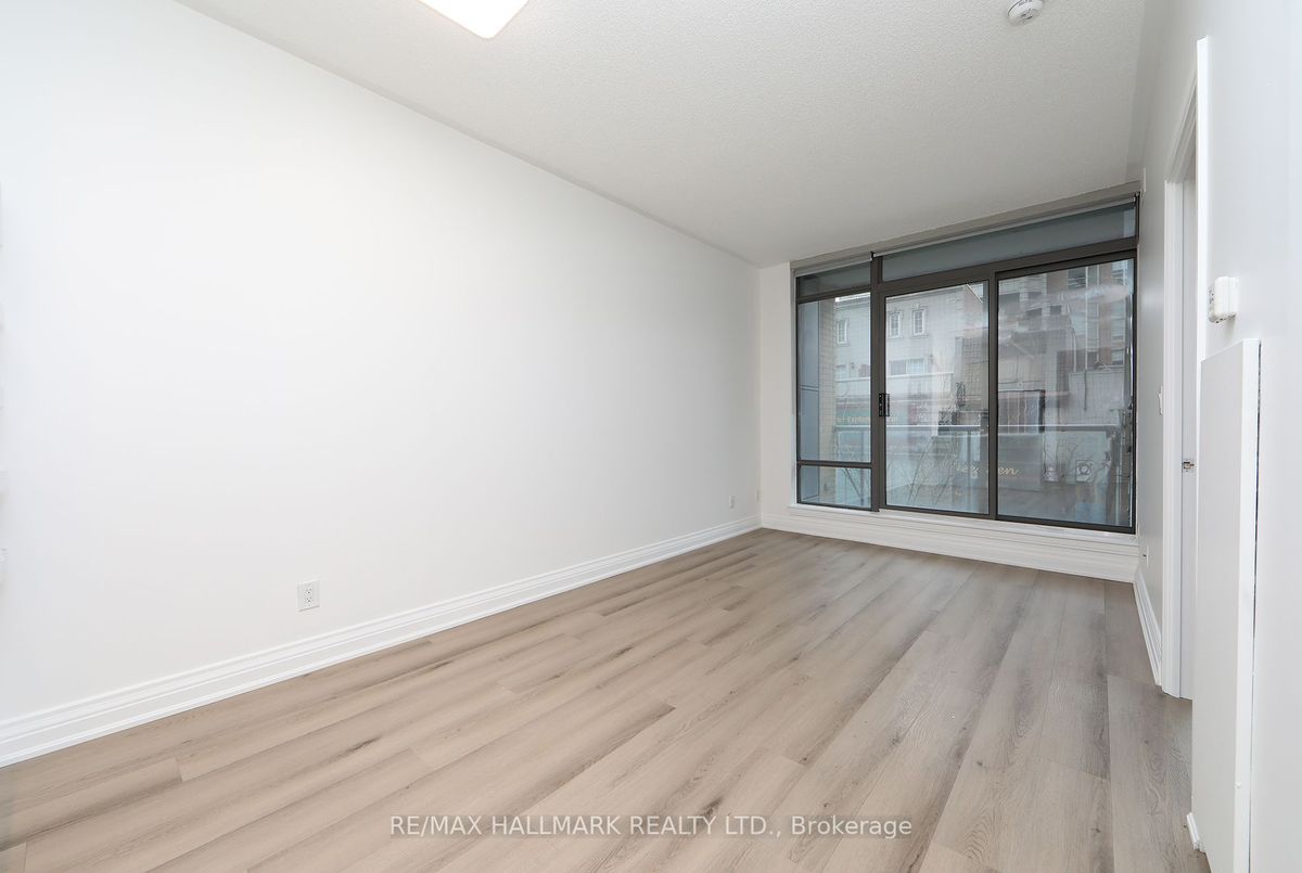 214-18 Yorkville Ave 214-18 Yorkville Ave Toronto