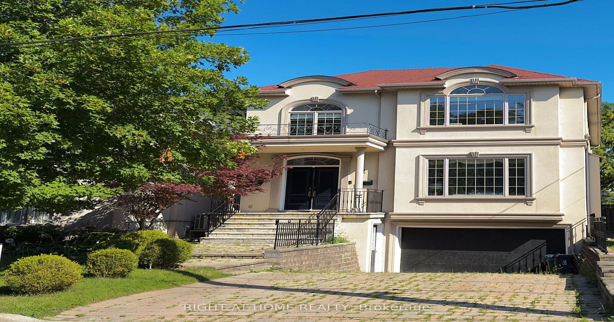 162 Elmwood Ave Toronto