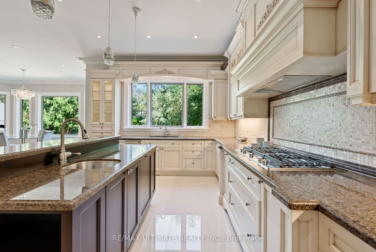 242 Parkview Avenue 242 Parkview Avenue Toronto C14