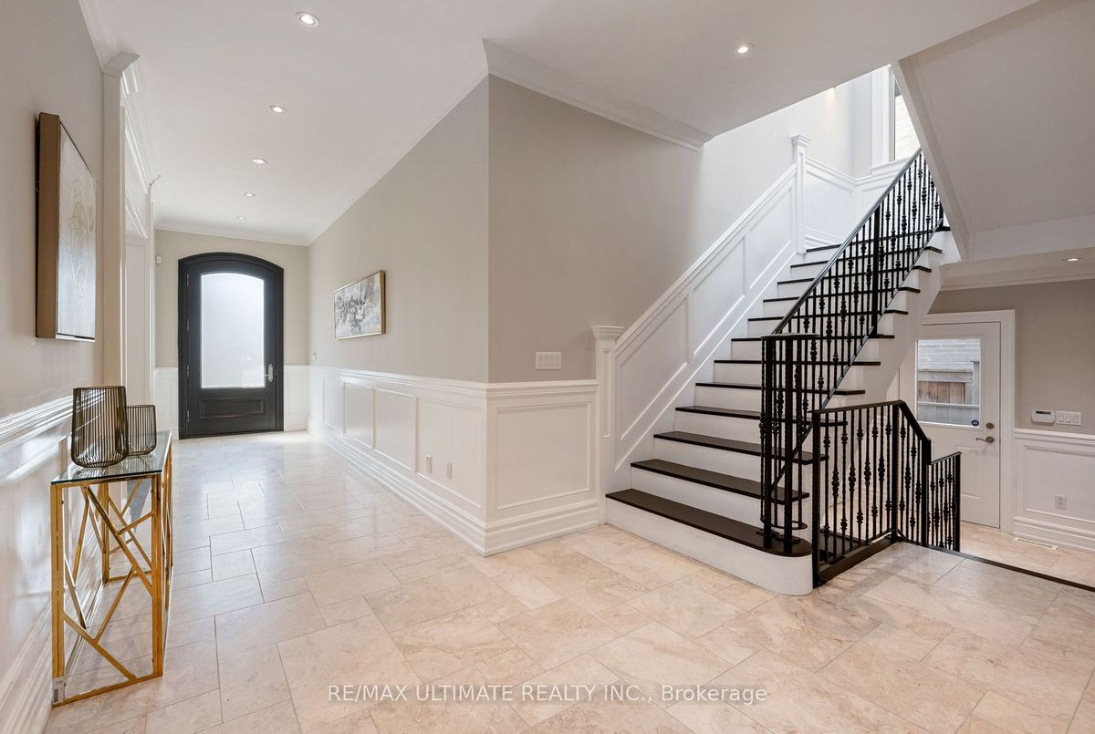 242 Parkview Avenue 242 Parkview Avenue Toronto C14