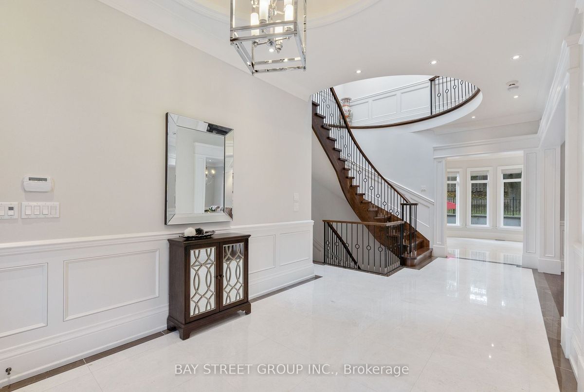 18 VIAMEDE Crescent 18 VIAMEDE Crescent Toronto C15