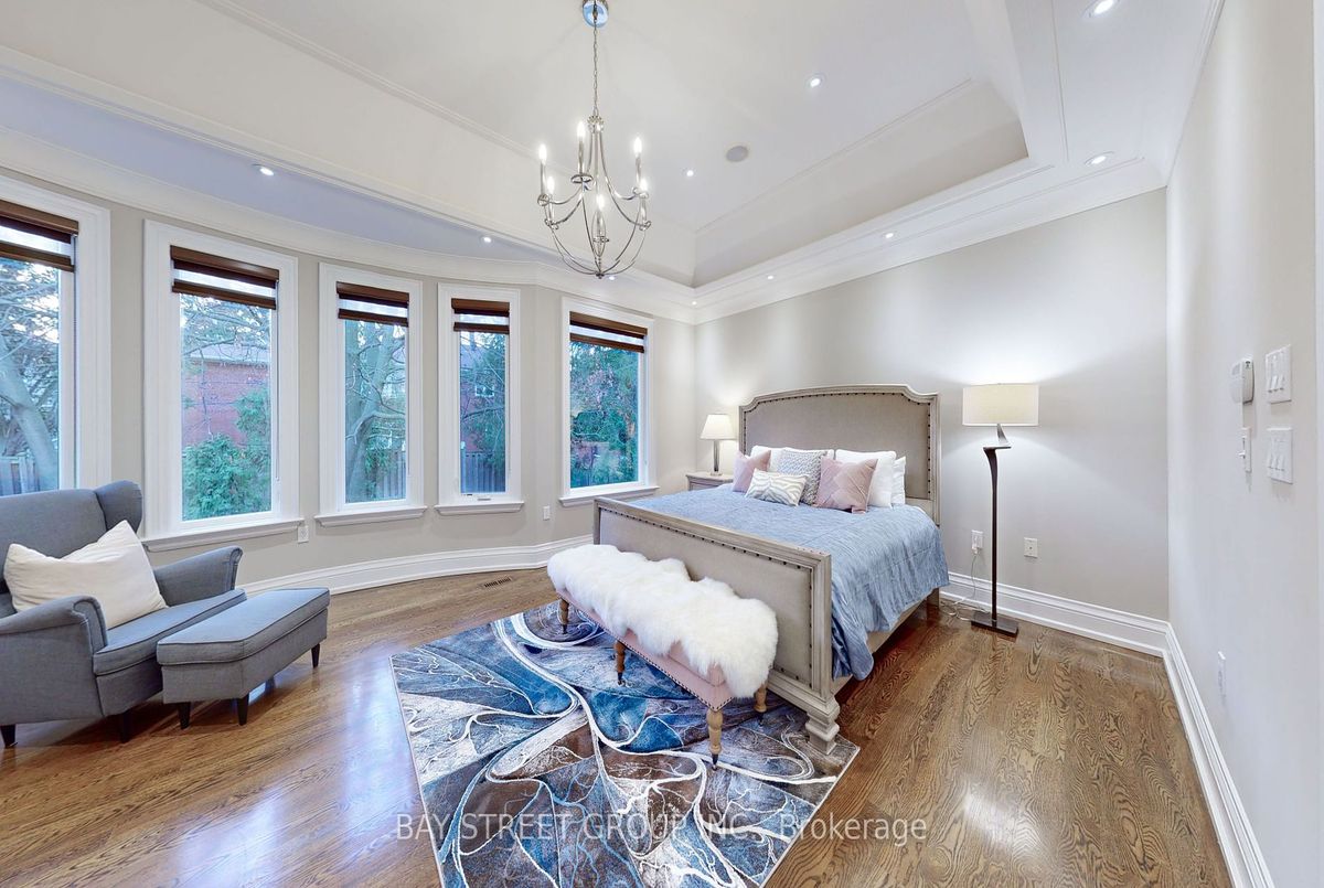 18 VIAMEDE Crescent 18 VIAMEDE Crescent Toronto C15