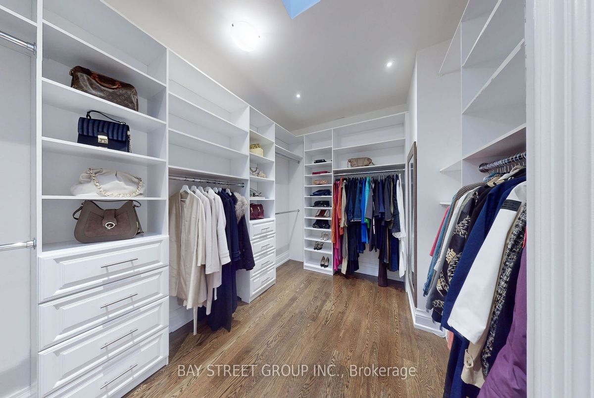 18 VIAMEDE Crescent 18 VIAMEDE Crescent Toronto C15