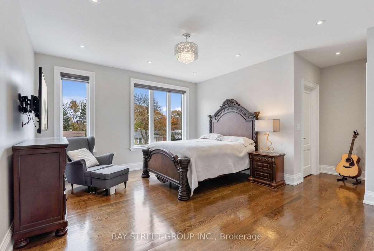 18 VIAMEDE Crescent 18 VIAMEDE Crescent Toronto C15