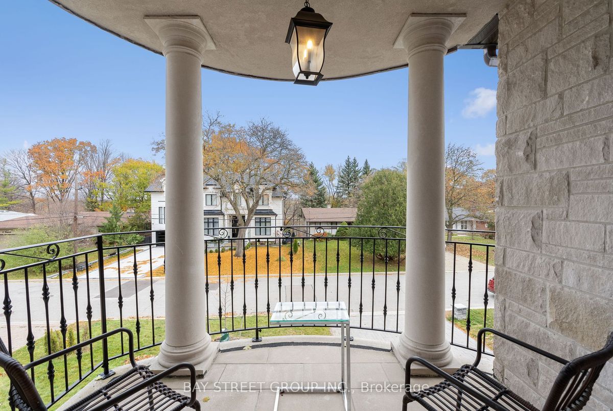 18 VIAMEDE Crescent 18 VIAMEDE Crescent Toronto C15