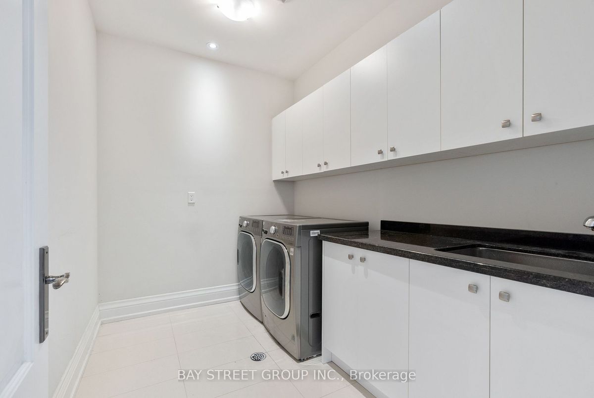 18 VIAMEDE Crescent 18 VIAMEDE Crescent Toronto C15