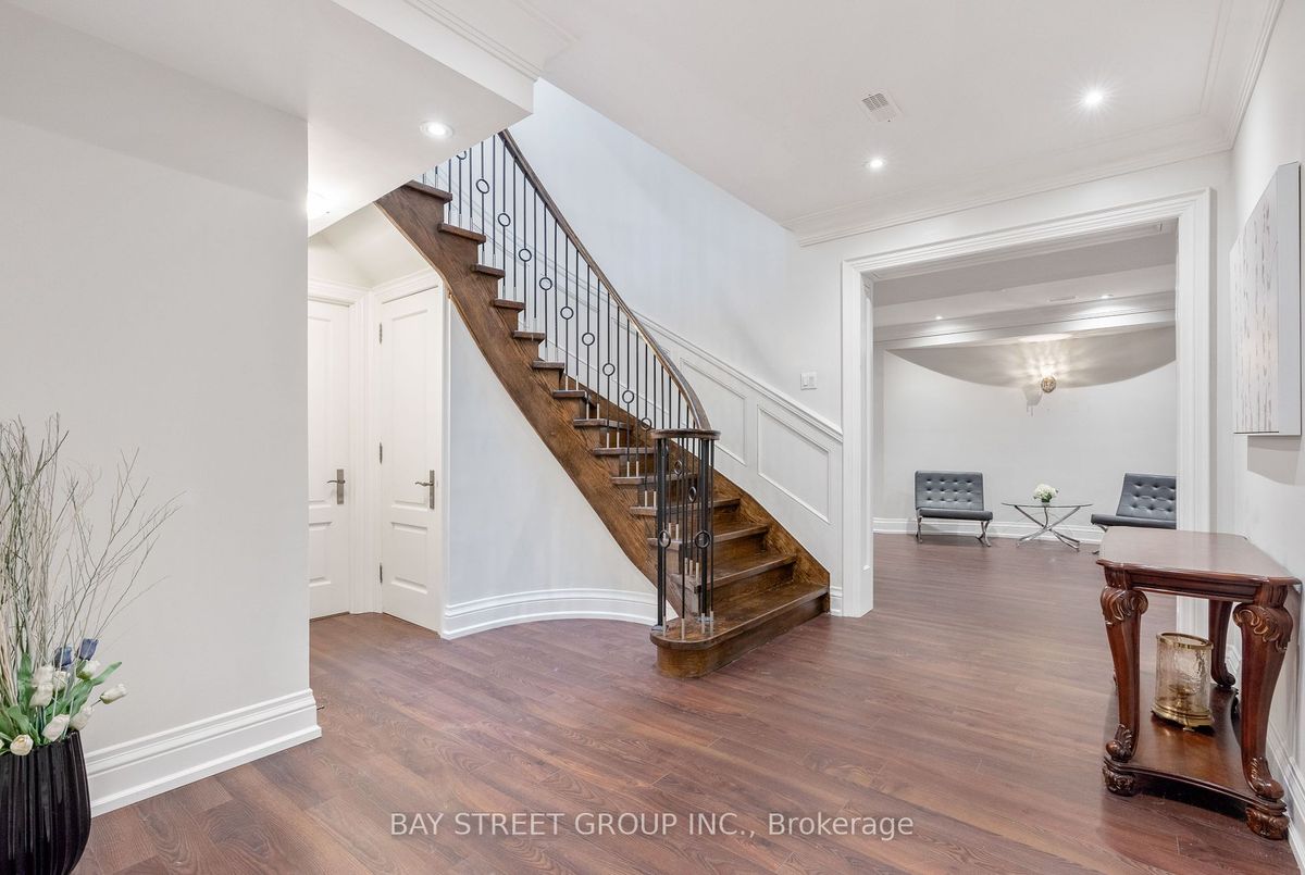 18 VIAMEDE Crescent 18 VIAMEDE Crescent Toronto C15