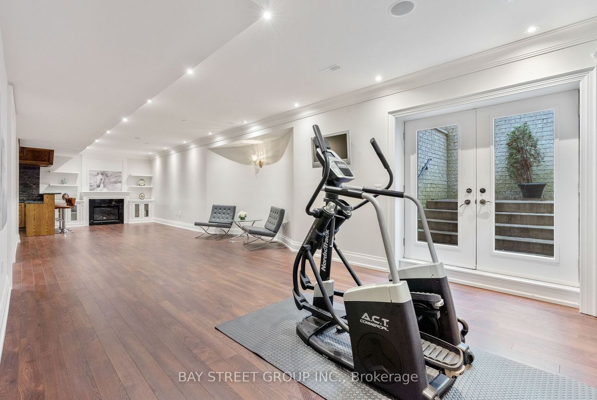 18 VIAMEDE Crescent 18 VIAMEDE Crescent Toronto C15