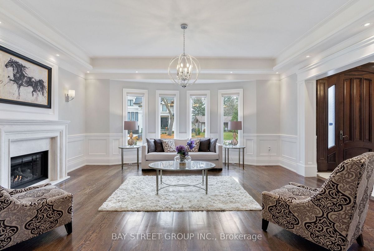 18 VIAMEDE Crescent 18 VIAMEDE Crescent Toronto C15