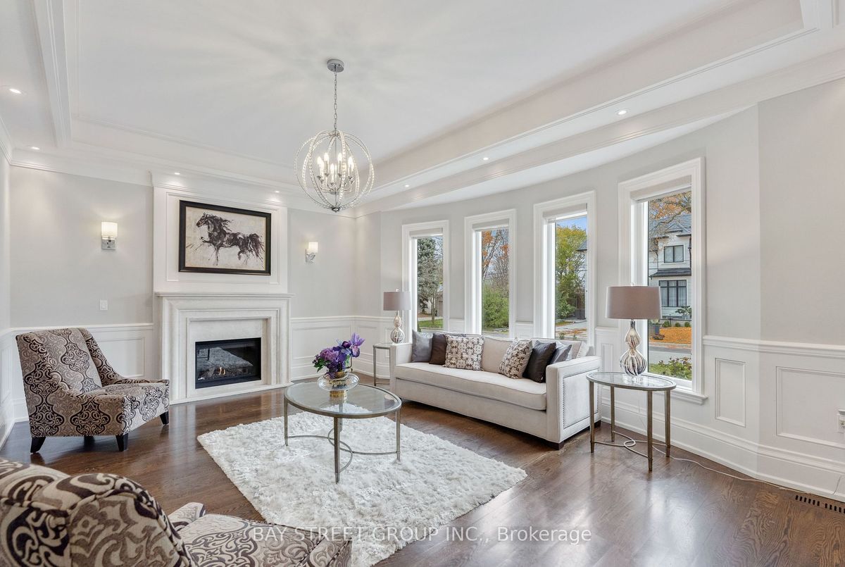 18 VIAMEDE Crescent 18 VIAMEDE Crescent Toronto C15