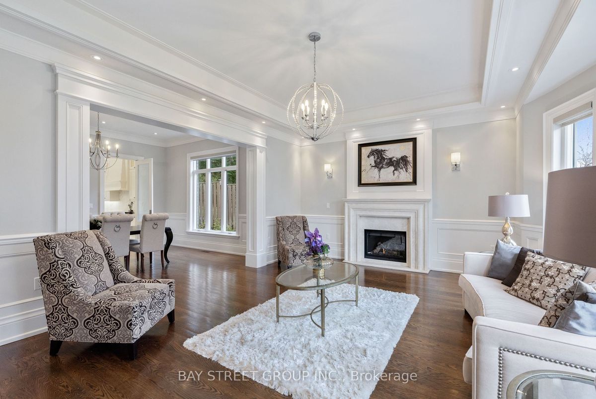 18 VIAMEDE Crescent 18 VIAMEDE Crescent Toronto C15