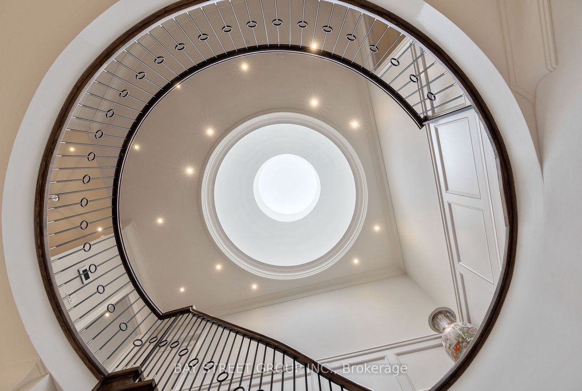 18 VIAMEDE Crescent 18 VIAMEDE Crescent Toronto C15