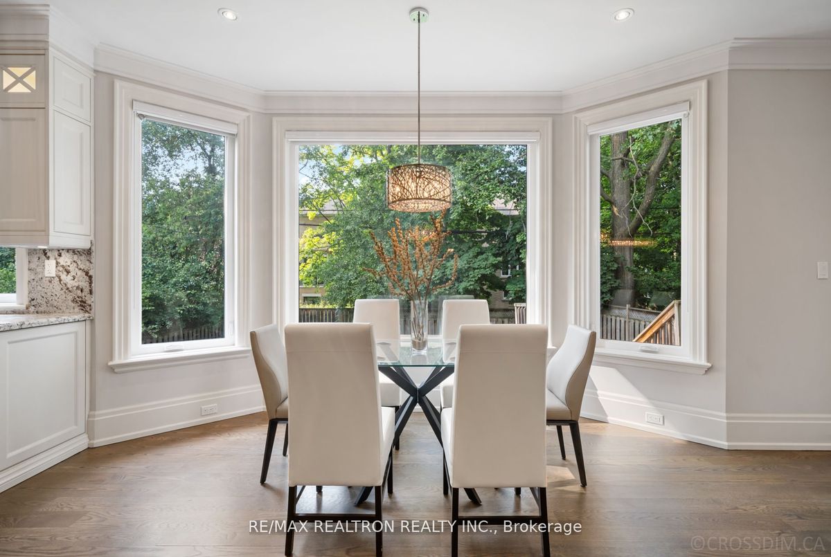 12 Waring Court 12 Waring Court Toronto C14