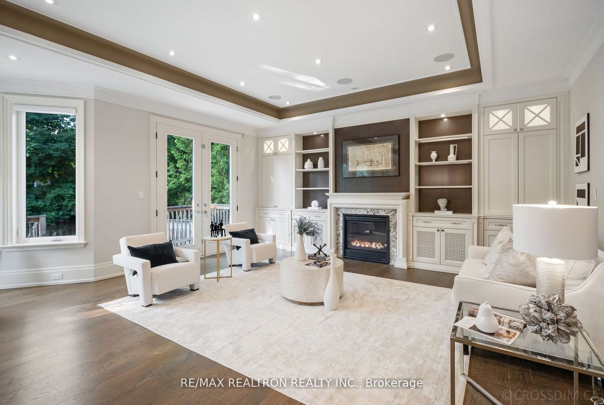 12 Waring Court 12 Waring Court Toronto C14