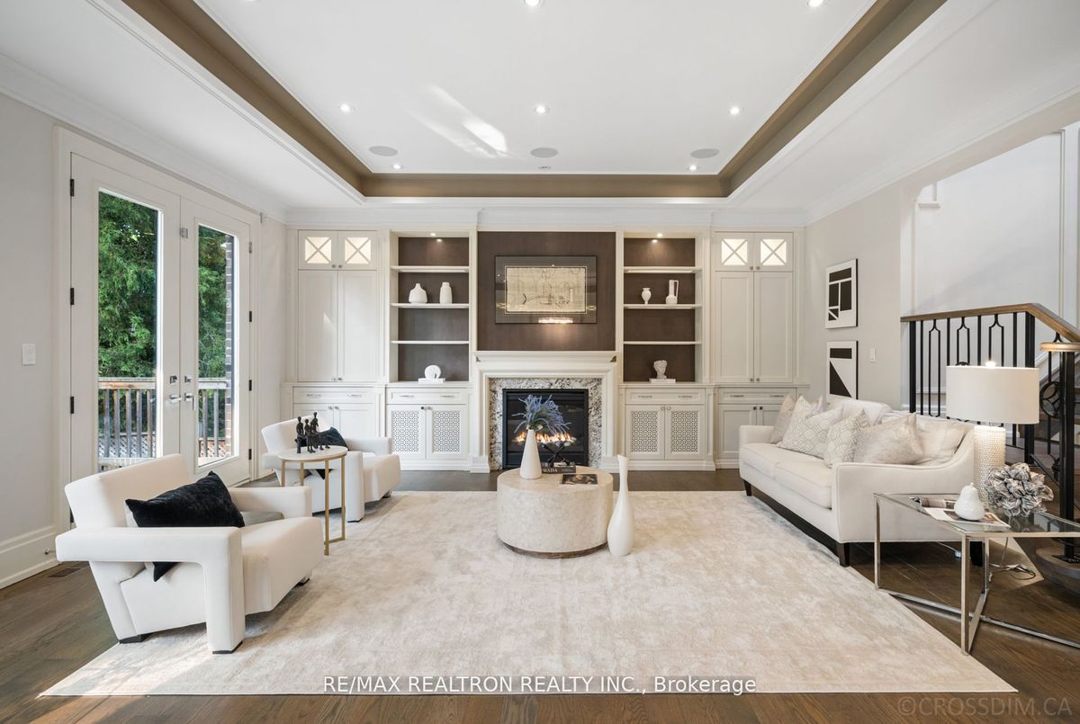 12 Waring Court 12 Waring Court Toronto C14