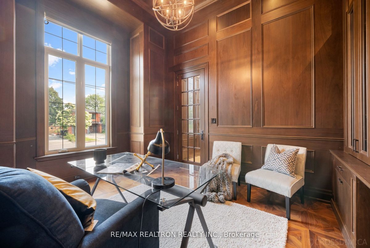 12 Waring Court 12 Waring Court Toronto C14