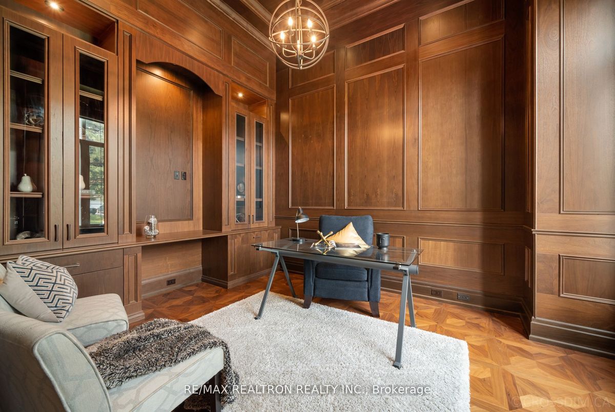 12 Waring Court 12 Waring Court Toronto C14