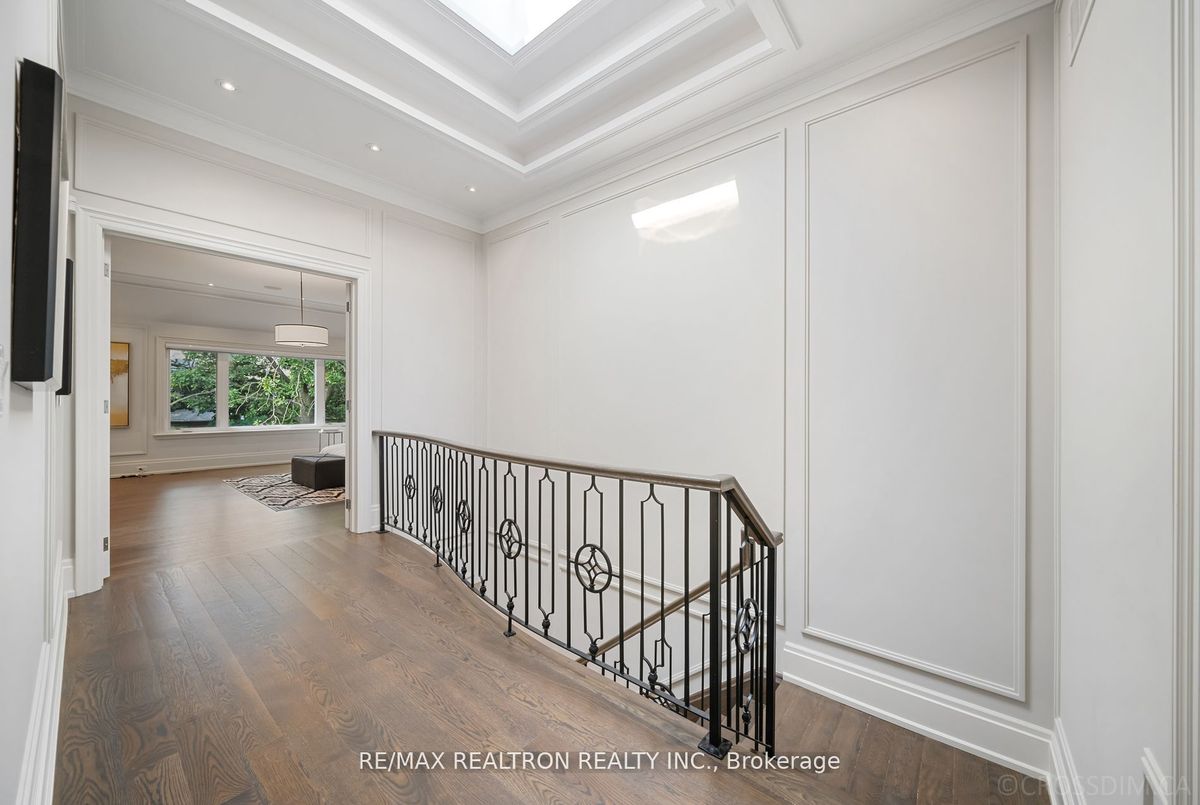 12 Waring Court 12 Waring Court Toronto C14