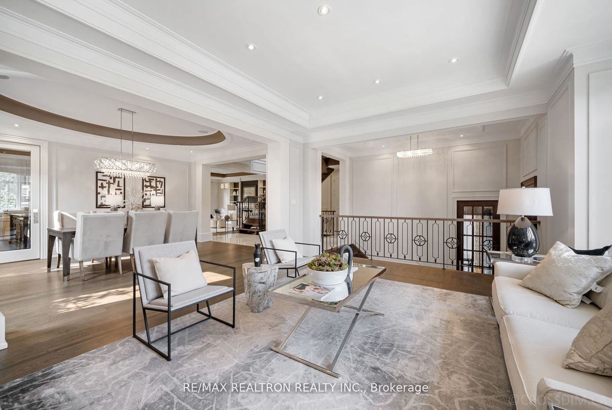 12 Waring Court 12 Waring Court Toronto C14