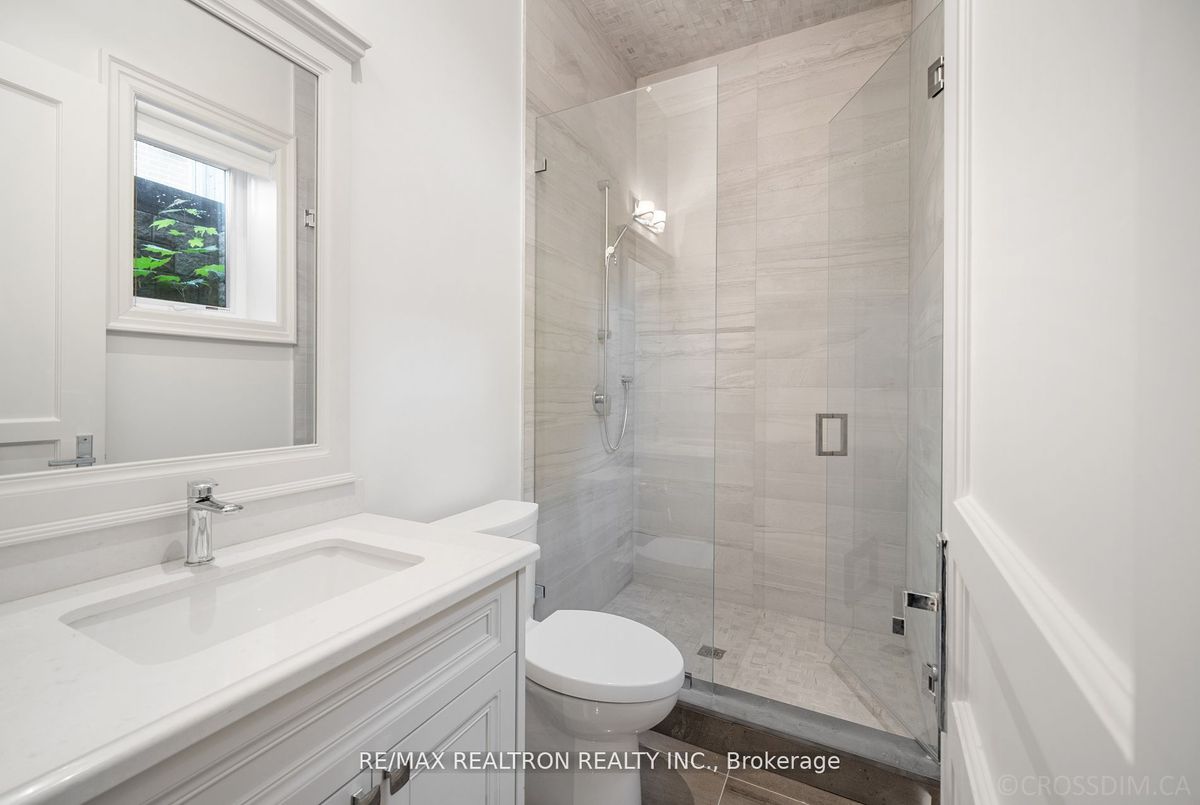 12 Waring Court 12 Waring Court Toronto C14