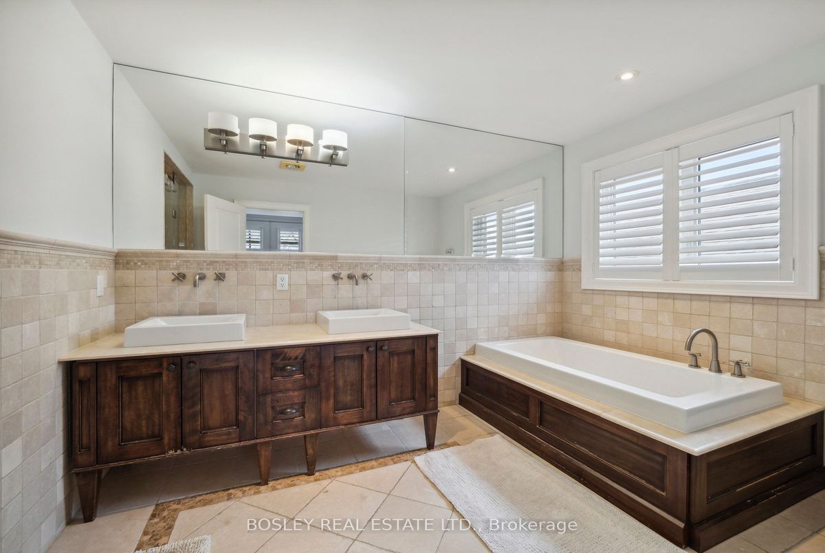 44 Churchill Avenue 44 Churchill Avenue Toronto C07