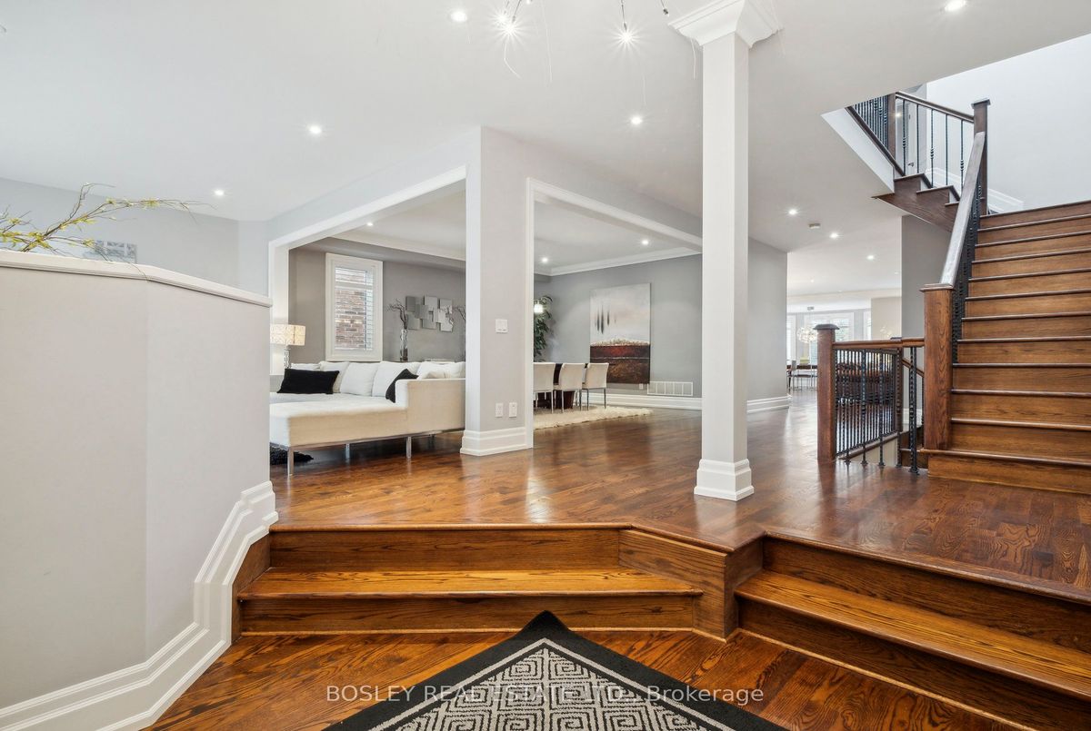 44 Churchill Avenue 44 Churchill Avenue Toronto C07