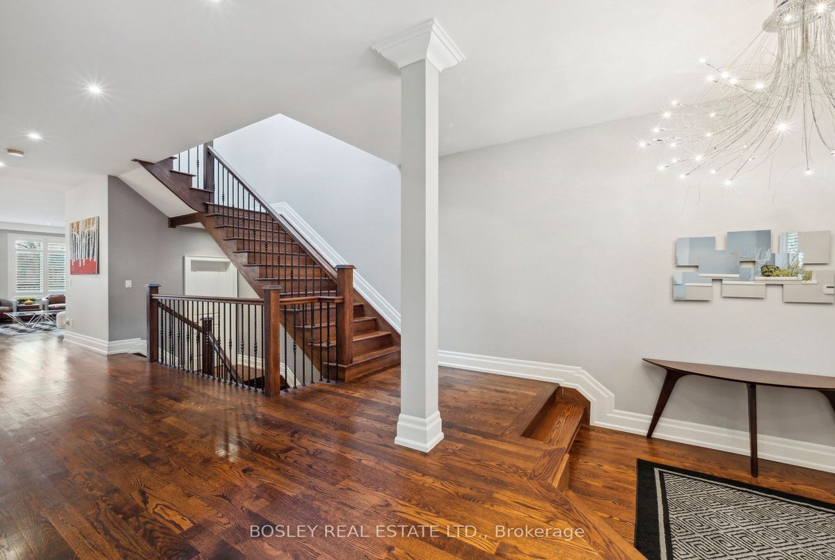 44 Churchill Avenue 44 Churchill Avenue Toronto C07