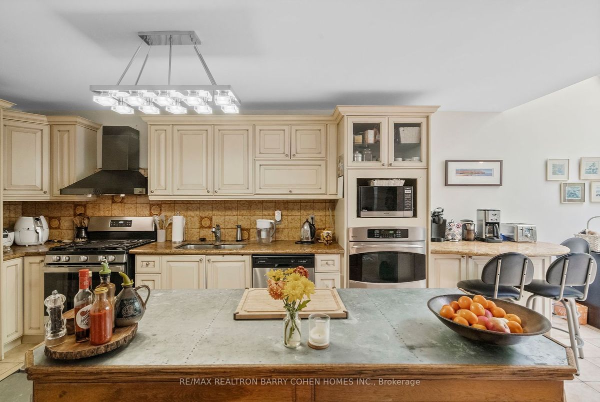 204 Holmes Avenue 204 Holmes Avenue Toronto C14