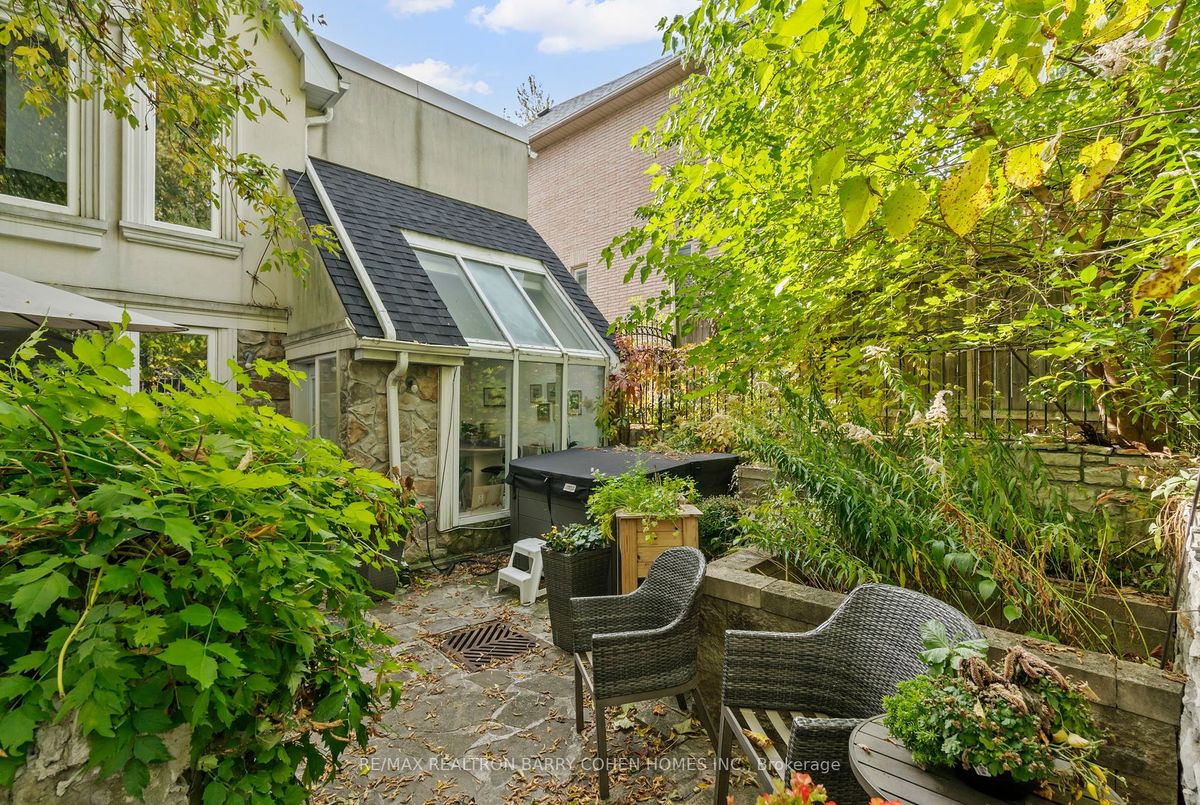 204 Holmes Avenue 204 Holmes Avenue Toronto C14