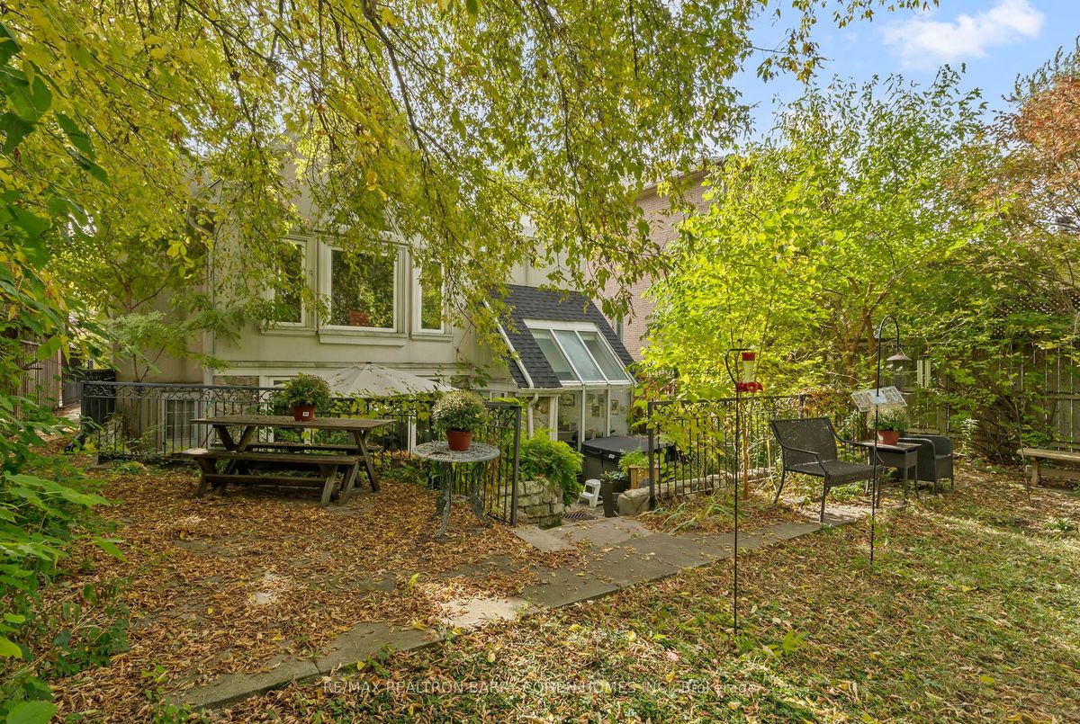 204 Holmes Avenue 204 Holmes Avenue Toronto C14