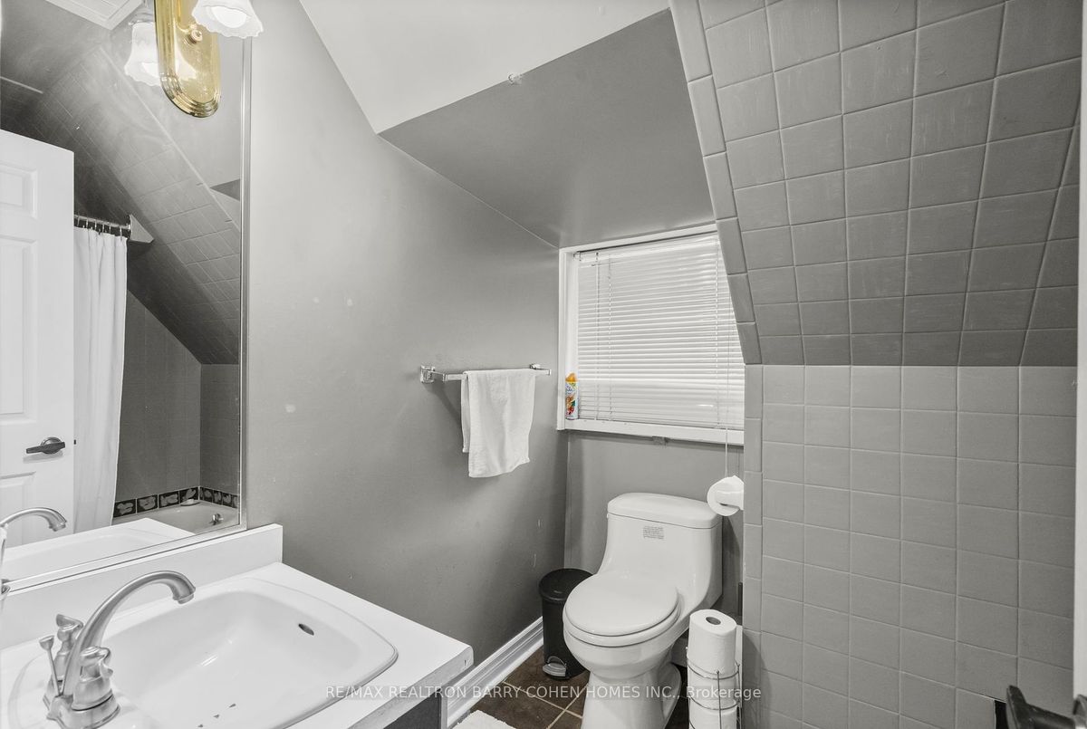 204 Holmes Avenue 204 Holmes Avenue Toronto C14