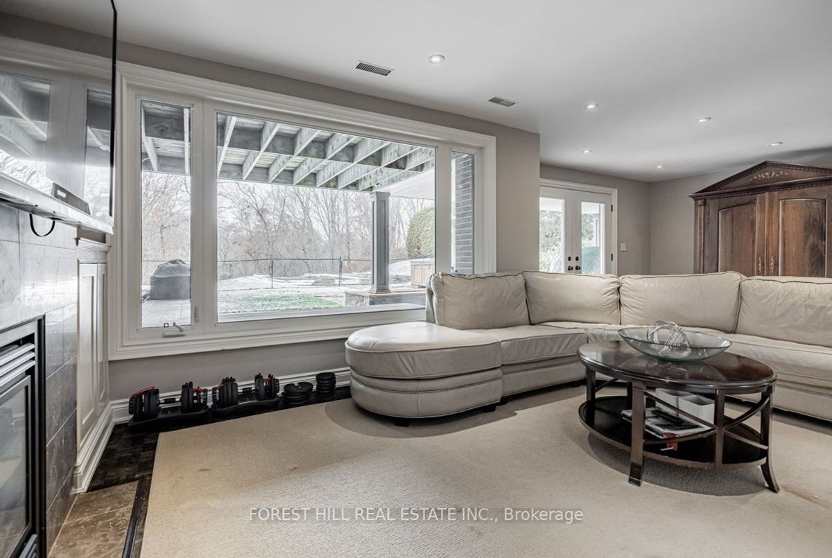 42 Heathview Avenue 42 Heathview Avenue Toronto C15