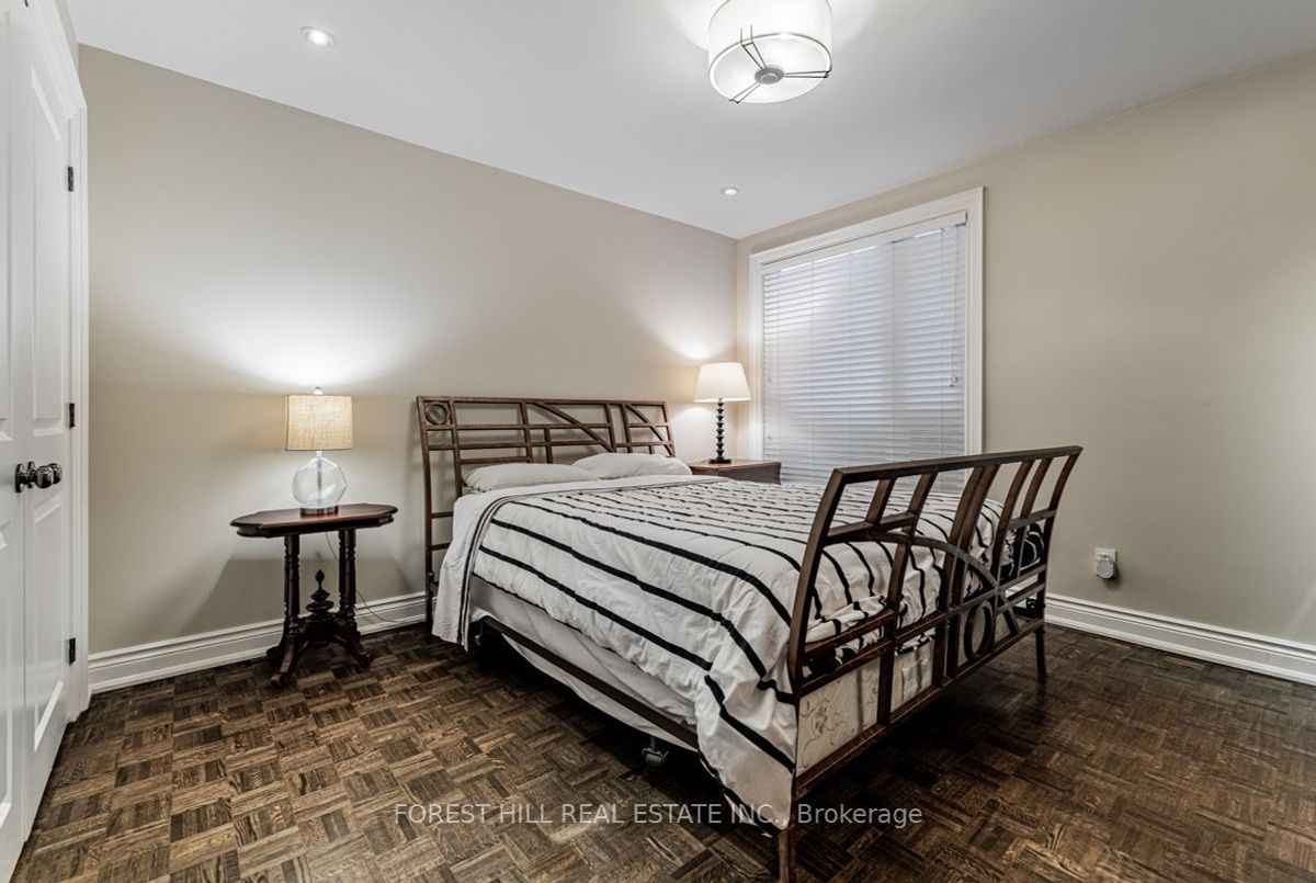 42 Heathview Avenue 42 Heathview Avenue Toronto C15