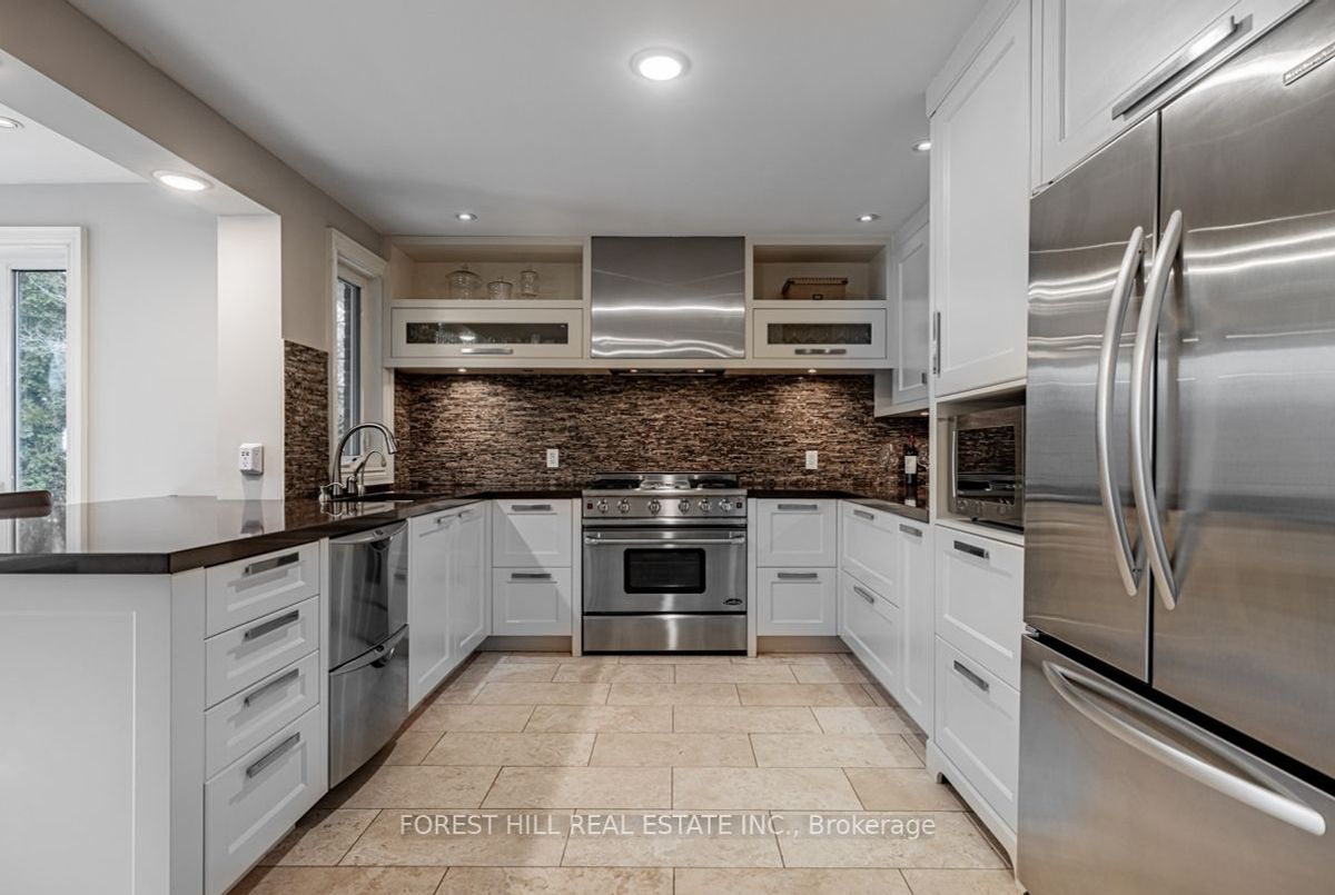 42 Heathview Avenue 42 Heathview Avenue Toronto C15