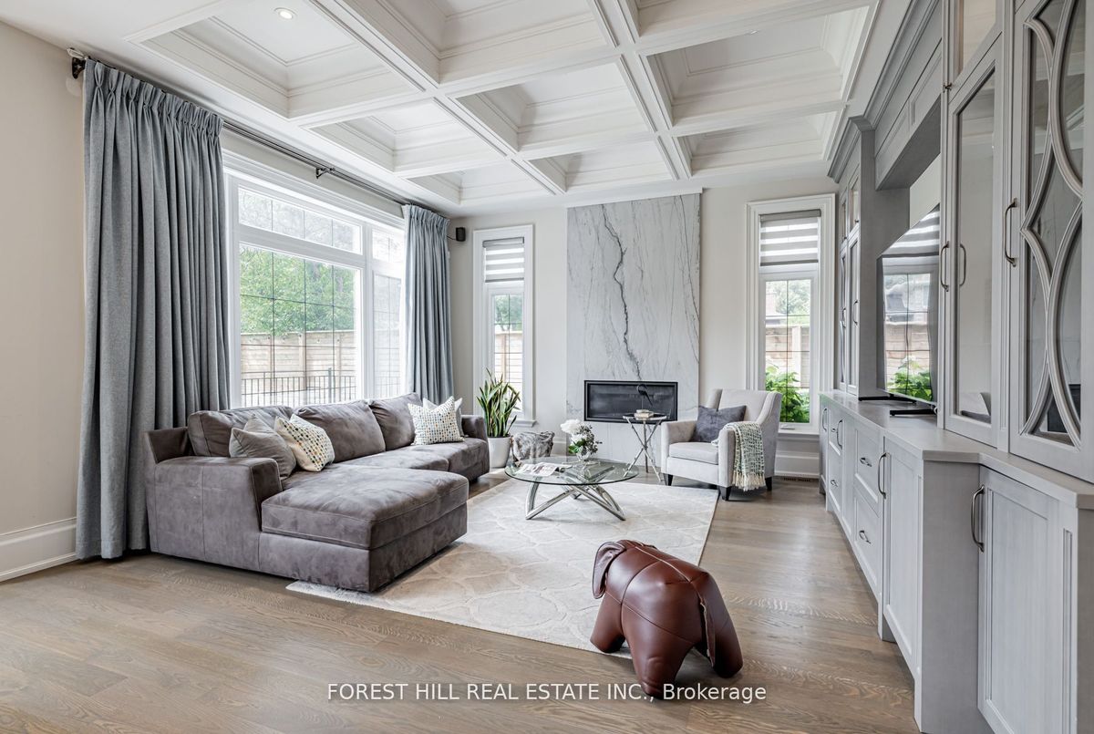 61 Hawksbury Drive 61 Hawksbury Drive Toronto C15