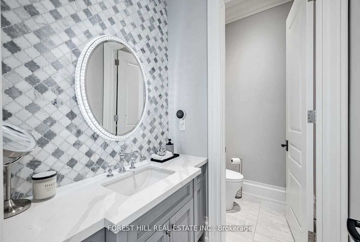 61 Hawksbury Drive 61 Hawksbury Drive Toronto C15