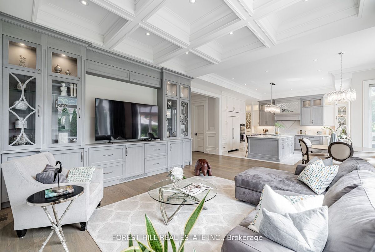 61 Hawksbury Drive 61 Hawksbury Drive Toronto C15