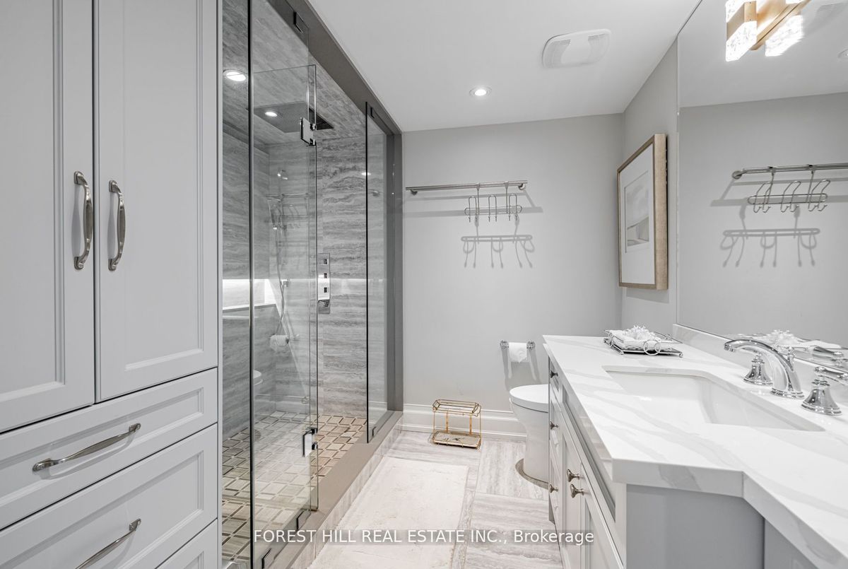 61 Hawksbury Drive 61 Hawksbury Drive Toronto C15