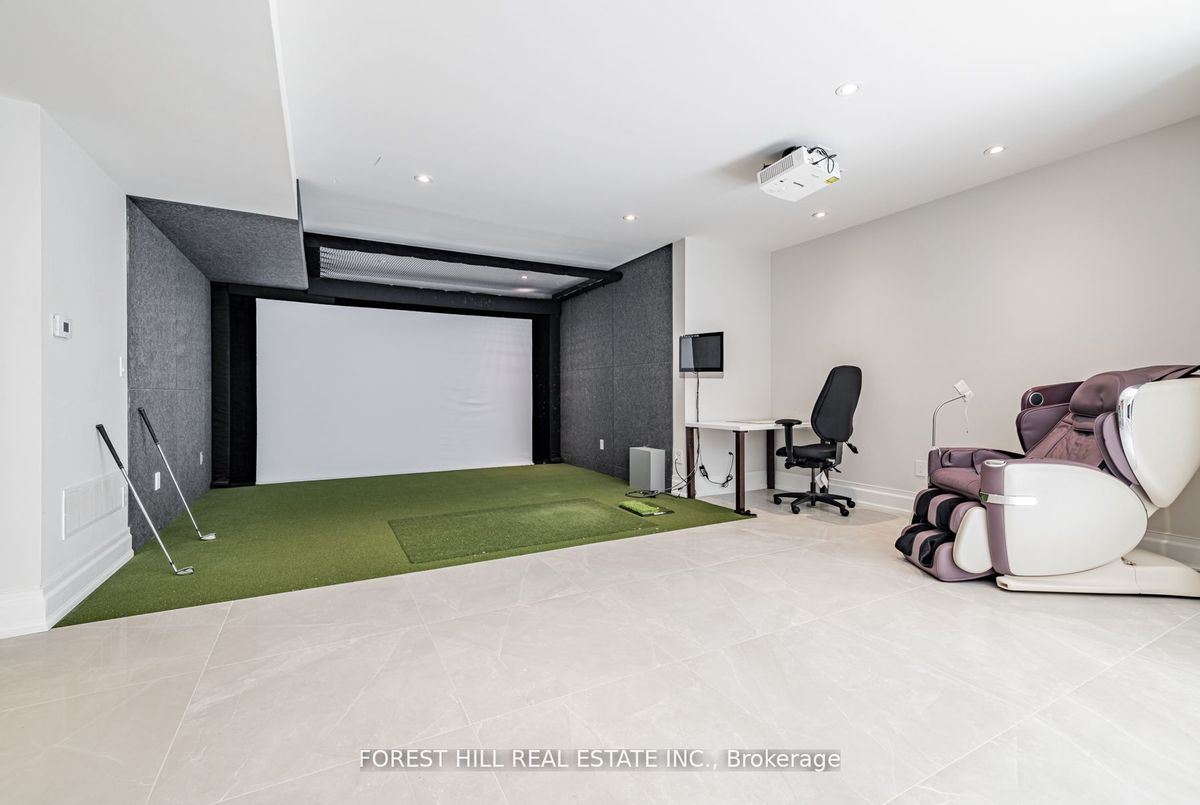 61 Hawksbury Drive 61 Hawksbury Drive Toronto C15